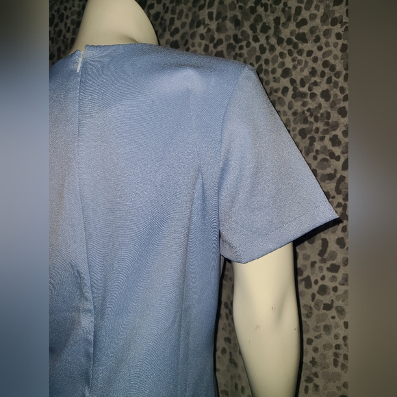 Tobi Deep Vee Neck Light Blue Shift Dress Size Medium NWT - Picture 10 of 13